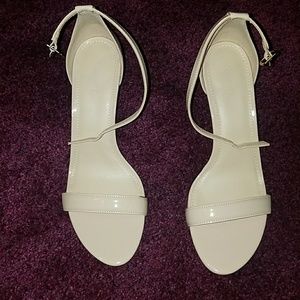 Nude strappy heel